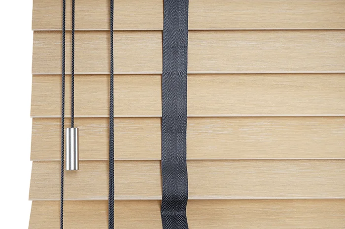 Żaluzje drewniane Prime Wood w stylu rustykalnym